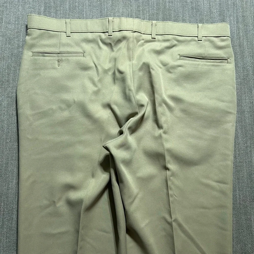 VTG Levi's Action Slacks Men 44x30 (Fits 44x29) Tan Khaki Dacron Polyester 1995